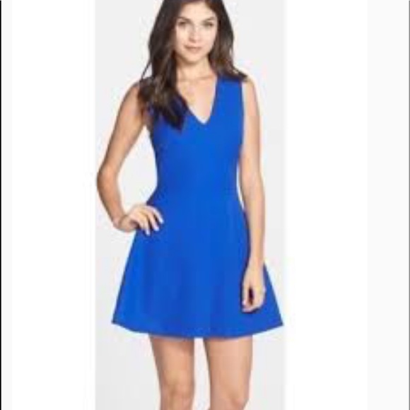 Felicity & Coco Bianca Cutout Fit Flare Dress. XL - Picture 4 of 8